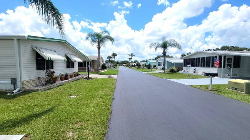 210 Sweet Circle a Winter Haven, FL Mobile or Manufactured Home for Sale